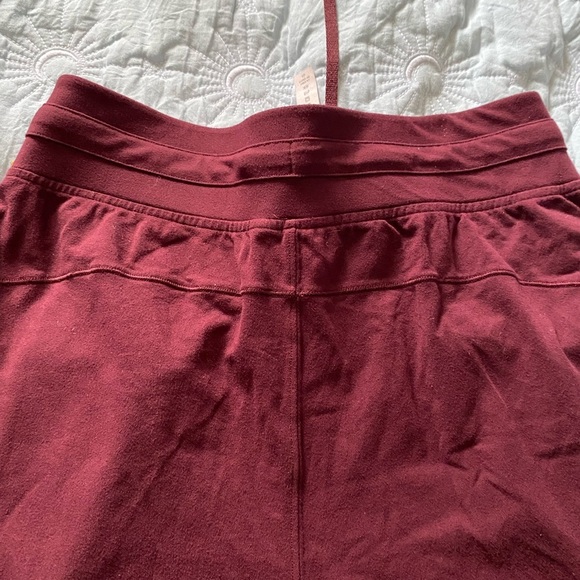 Lululemon burgundy Jogger Pants size 8 for women’s - Picture 6 of 12